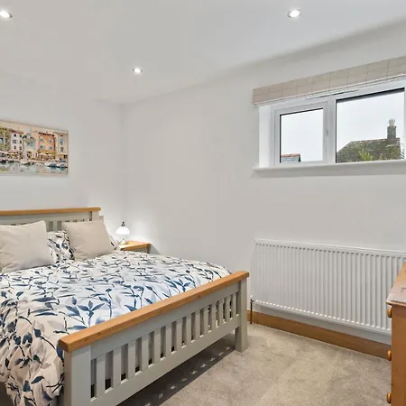 Ranalegh Court * Saint Columb Minor